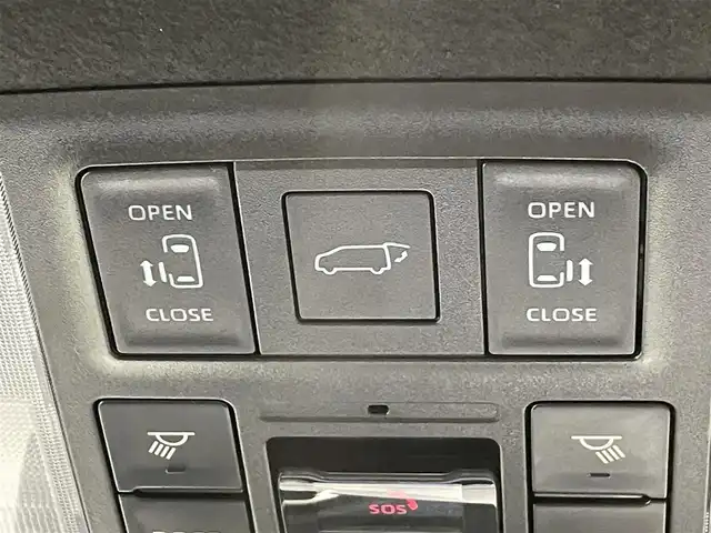 トヨタ ヴォクシー ハイブリッド S－Z 愛知県 2024(令6)年 0.9万km ホワイトパールクリスタルシャイン モデリスタエアロ　F/S/R/サイドステップ/純正10.5インチナビ/（フルセグTV/AM/FM/Bluetooth）/両側パワースライドドア/レーダークルーズコントロール/１００V電源/ビルトインETC2.0/シートヒーター/バックカメラ/前後ドライブレコーダー/ステアリングヒーター/コーナーセンサー/レーンキープアシスト/パーキングアシスト/HDMI接続/プッシュスタート/スマートキー/スペアキー/純正フロアマット/純正17インチアルミホイール/オートライト