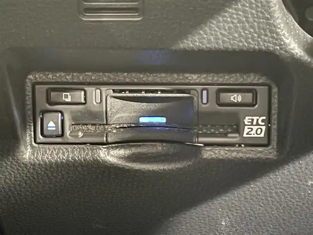 トヨタ ヴォクシー ハイブリッド S－Z 愛知県 2024(令6)年 0.9万km ホワイトパールクリスタルシャイン モデリスタエアロ　F/S/R/サイドステップ/純正10.5インチナビ/（フルセグTV/AM/FM/Bluetooth）/両側パワースライドドア/レーダークルーズコントロール/１００V電源/ビルトインETC2.0/シートヒーター/バックカメラ/前後ドライブレコーダー/ステアリングヒーター/コーナーセンサー/レーンキープアシスト/パーキングアシスト/HDMI接続/プッシュスタート/スマートキー/スペアキー/純正フロアマット/純正17インチアルミホイール/オートライト