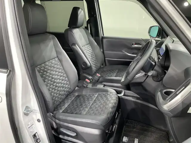 トヨタ ヴォクシー ハイブリッド S－Z 愛知県 2024(令6)年 0.9万km ホワイトパールクリスタルシャイン モデリスタエアロ　F/S/R/サイドステップ/純正10.5インチナビ/（フルセグTV/AM/FM/Bluetooth）/両側パワースライドドア/レーダークルーズコントロール/１００V電源/ビルトインETC2.0/シートヒーター/バックカメラ/前後ドライブレコーダー/ステアリングヒーター/コーナーセンサー/レーンキープアシスト/パーキングアシスト/HDMI接続/プッシュスタート/スマートキー/スペアキー/純正フロアマット/純正17インチアルミホイール/オートライト