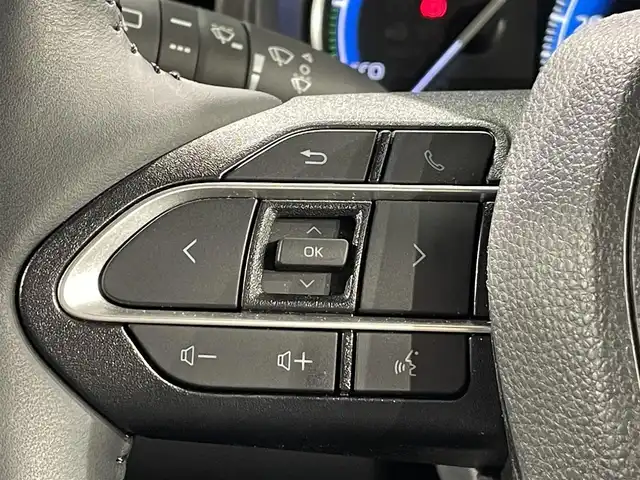 トヨタ ヴォクシー ハイブリッド S－Z 愛知県 2024(令6)年 0.9万km ホワイトパールクリスタルシャイン モデリスタエアロ　F/S/R/サイドステップ/純正10.5インチナビ/（フルセグTV/AM/FM/Bluetooth）/両側パワースライドドア/レーダークルーズコントロール/１００V電源/ビルトインETC2.0/シートヒーター/バックカメラ/前後ドライブレコーダー/ステアリングヒーター/コーナーセンサー/レーンキープアシスト/パーキングアシスト/HDMI接続/プッシュスタート/スマートキー/スペアキー/純正フロアマット/純正17インチアルミホイール/オートライト