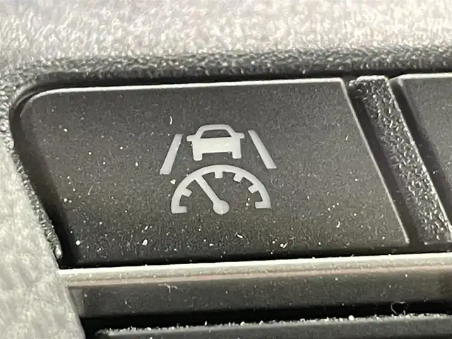 トヨタ ヴォクシー ハイブリッド S－Z 愛知県 2024(令6)年 0.9万km ホワイトパールクリスタルシャイン モデリスタエアロ　F/S/R/サイドステップ/純正10.5インチナビ/（フルセグTV/AM/FM/Bluetooth）/両側パワースライドドア/レーダークルーズコントロール/１００V電源/ビルトインETC2.0/シートヒーター/バックカメラ/前後ドライブレコーダー/ステアリングヒーター/コーナーセンサー/レーンキープアシスト/パーキングアシスト/HDMI接続/プッシュスタート/スマートキー/スペアキー/純正フロアマット/純正17インチアルミホイール/オートライト