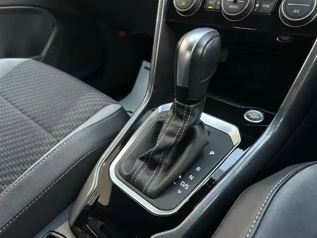 フォルクスワーゲン ＶＷ Ｔ－ロック TDI Rライン 香川県 2021(令3)年 2.5万km グレーⅡ メーカーナビ/フルセグ/Bluetooth/アップルカープレイ/バックカメラ/純正19インチアルミ/LEDヘッドライト/レーダークルーズ/レーンキープ/ルーフレール/ハーフレザーシート/パワーバックドア/デジタルミラー/前後ドライブレコーダー/スマートキー/ETC2.0/BSM