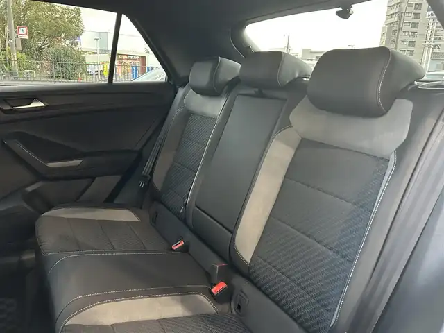 フォルクスワーゲン ＶＷ Ｔ－ロック TDI Rライン 香川県 2021(令3)年 2.5万km グレーⅡ メーカーナビ/フルセグ/Bluetooth/アップルカープレイ/バックカメラ/純正19インチアルミ/LEDヘッドライト/レーダークルーズ/レーンキープ/ルーフレール/ハーフレザーシート/パワーバックドア/デジタルミラー/前後ドライブレコーダー/スマートキー/ETC2.0/BSM