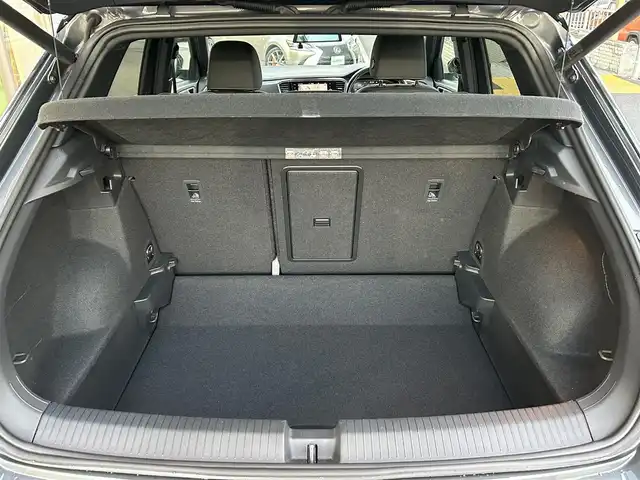 フォルクスワーゲン ＶＷ Ｔ－ロック TDI Rライン 香川県 2021(令3)年 2.5万km グレーⅡ メーカーナビ/フルセグ/Bluetooth/アップルカープレイ/バックカメラ/純正19インチアルミ/LEDヘッドライト/レーダークルーズ/レーンキープ/ルーフレール/ハーフレザーシート/パワーバックドア/デジタルミラー/前後ドライブレコーダー/スマートキー/ETC2.0/BSM