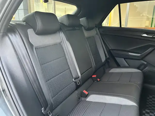 フォルクスワーゲン ＶＷ Ｔ－ロック TDI Rライン 香川県 2021(令3)年 2.5万km グレーⅡ メーカーナビ/フルセグ/Bluetooth/アップルカープレイ/バックカメラ/純正19インチアルミ/LEDヘッドライト/レーダークルーズ/レーンキープ/ルーフレール/ハーフレザーシート/パワーバックドア/デジタルミラー/前後ドライブレコーダー/スマートキー/ETC2.0/BSM