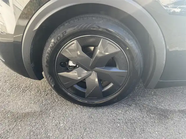 トヨタ プリウス U 神奈川県 2023(令5)年 2.2万km アティチュードブラックマイカ