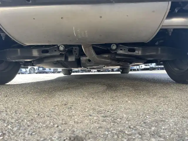 トヨタ プリウス U 神奈川県 2023(令5)年 2.2万km アティチュードブラックマイカ