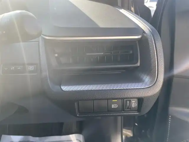 トヨタ プリウス U 神奈川県 2023(令5)年 2.2万km アティチュードブラックマイカ