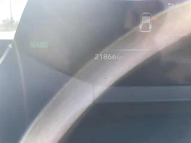 トヨタ プリウス U 神奈川県 2023(令5)年 2.2万km アティチュードブラックマイカ