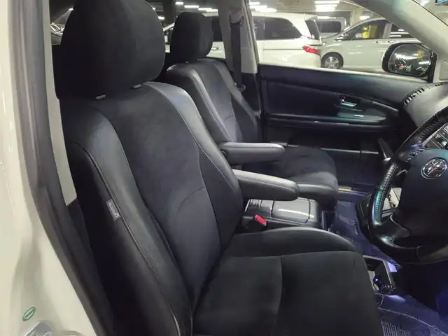 トヨタ ハリアー ハイブリッド L アルカンターラ プライムバージョン 愛媛県 2010(平22)年 8.1万km ホワイトパールクリスタルシャイン 4WD/ムーンルーフ/純正ナビ/フルセグTV/JBLプレミアムサウンドシステム/パワーバックドア/バックカメラ/クルーズコントロール/クリアランスソナー/バックソナー/ステアリング連動HIDヘッドランプ/オートライト/オートエアコン/革巻きステアリング/ステアリングスイッチ/革/アルカンターラコンビシート/前席パワーシート/純正18インチアルミホイール/スマートキー/プッシュエンジンスタート/イモビライザー/オートアラーム/禁煙車