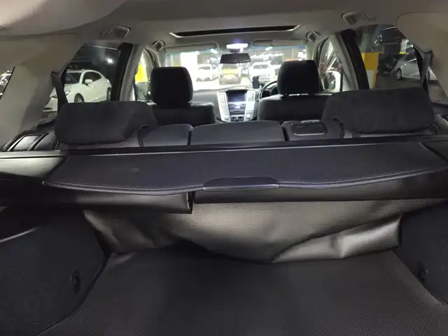 トヨタ ハリアー ハイブリッド L アルカンターラ プライムバージョン 愛媛県 2010(平22)年 8.1万km ホワイトパールクリスタルシャイン 4WD/ムーンルーフ/純正ナビ/フルセグTV/JBLプレミアムサウンドシステム/パワーバックドア/バックカメラ/クルーズコントロール/クリアランスソナー/バックソナー/ステアリング連動HIDヘッドランプ/オートライト/オートエアコン/革巻きステアリング/ステアリングスイッチ/革/アルカンターラコンビシート/前席パワーシート/純正18インチアルミホイール/スマートキー/プッシュエンジンスタート/イモビライザー/オートアラーム/禁煙車