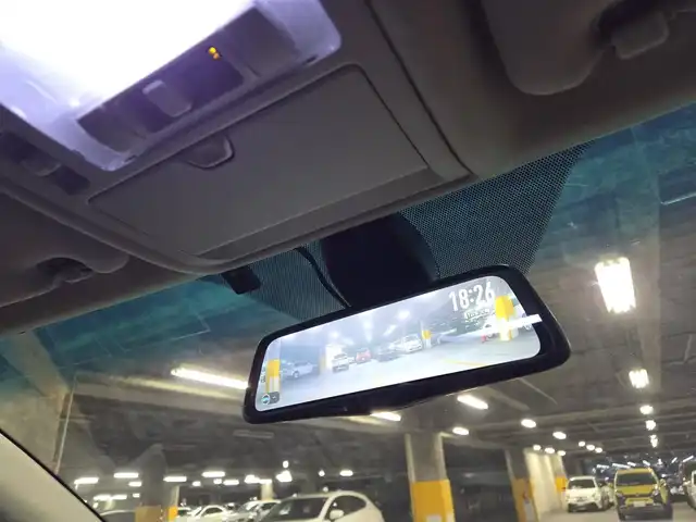 トヨタ ハリアー ハイブリッド L アルカンターラ プライムバージョン 愛媛県 2010(平22)年 8.1万km ホワイトパールクリスタルシャイン 4WD/ムーンルーフ/純正ナビ/フルセグTV/JBLプレミアムサウンドシステム/パワーバックドア/バックカメラ/クルーズコントロール/クリアランスソナー/バックソナー/ステアリング連動HIDヘッドランプ/オートライト/オートエアコン/革巻きステアリング/ステアリングスイッチ/革/アルカンターラコンビシート/前席パワーシート/純正18インチアルミホイール/スマートキー/プッシュエンジンスタート/イモビライザー/オートアラーム/禁煙車