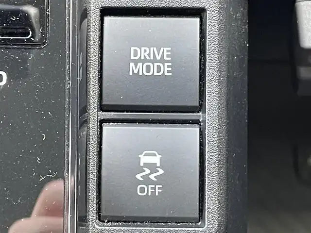 トヨタ シエンタ Z 東京都 2023(令5)年 1.3万km パール トヨタ純正10.5インチコネクティッドナビ/・フルセグTV/・Bluetooth接続/・FM/AM/Toyota Safety Sense/・プリクラッシュセーフティ/・レーントレーシングアシスト/・レーンディパーチャーアラート/・レーダークルーズコントロール/・アダプティブハイビームシステム/・ロードサインアシスト/駐車支援/・パノラミックビューモニター/・パーキングサポートブレーキ/ブラインドスポットモニター/モデリスタ15インチアルミホイール/両側パワースライドドア/D/N席シートヒーター/ステアリングヒーター/純正フロアマット/ビルトインETC2.0/USB入力端子/ドアバイザー/電動格納ミラー/スマートキー