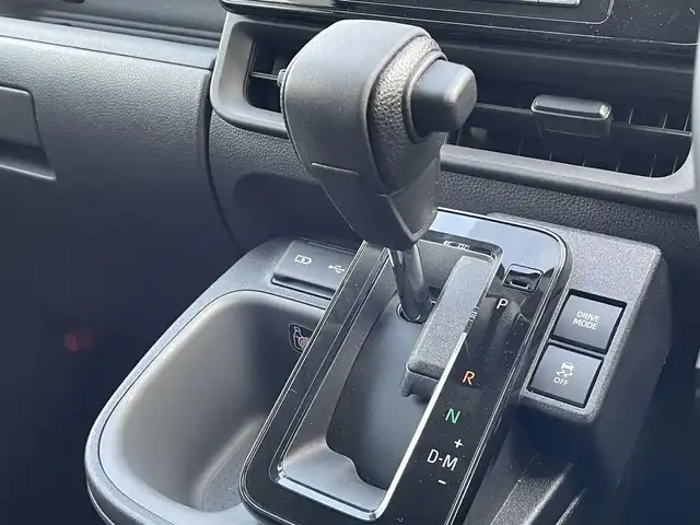 トヨタ シエンタ Z 東京都 2023(令5)年 1.3万km パール トヨタ純正10.5インチコネクティッドナビ/・フルセグTV/・Bluetooth接続/・FM/AM/Toyota Safety Sense/・プリクラッシュセーフティ/・レーントレーシングアシスト/・レーンディパーチャーアラート/・レーダークルーズコントロール/・アダプティブハイビームシステム/・ロードサインアシスト/駐車支援/・パノラミックビューモニター/・パーキングサポートブレーキ/ブラインドスポットモニター/モデリスタ15インチアルミホイール/両側パワースライドドア/D/N席シートヒーター/ステアリングヒーター/純正フロアマット/ビルトインETC2.0/USB入力端子/ドアバイザー/電動格納ミラー/スマートキー