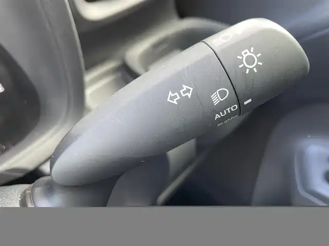 トヨタ シエンタ Z 東京都 2023(令5)年 1.3万km パール トヨタ純正10.5インチコネクティッドナビ/・フルセグTV/・Bluetooth接続/・FM/AM/Toyota Safety Sense/・プリクラッシュセーフティ/・レーントレーシングアシスト/・レーンディパーチャーアラート/・レーダークルーズコントロール/・アダプティブハイビームシステム/・ロードサインアシスト/駐車支援/・パノラミックビューモニター/・パーキングサポートブレーキ/ブラインドスポットモニター/モデリスタ15インチアルミホイール/両側パワースライドドア/D/N席シートヒーター/ステアリングヒーター/純正フロアマット/ビルトインETC2.0/USB入力端子/ドアバイザー/電動格納ミラー/スマートキー