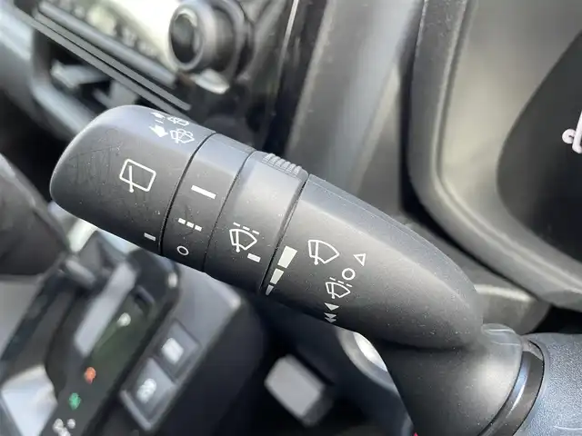 トヨタ シエンタ Z 東京都 2023(令5)年 1.3万km パール トヨタ純正10.5インチコネクティッドナビ/・フルセグTV/・Bluetooth接続/・FM/AM/Toyota Safety Sense/・プリクラッシュセーフティ/・レーントレーシングアシスト/・レーンディパーチャーアラート/・レーダークルーズコントロール/・アダプティブハイビームシステム/・ロードサインアシスト/駐車支援/・パノラミックビューモニター/・パーキングサポートブレーキ/ブラインドスポットモニター/モデリスタ15インチアルミホイール/両側パワースライドドア/D/N席シートヒーター/ステアリングヒーター/純正フロアマット/ビルトインETC2.0/USB入力端子/ドアバイザー/電動格納ミラー/スマートキー