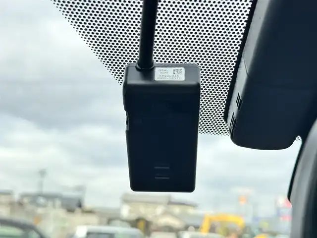 トヨタ プリウス A ツーリングセレクション 宮城県 2017(平29)年 5.4万km ホワイトパールクリスタルシャイン セーフティセンスP/・プリクラッシュセーフティ/・レーンディパーチャーアラート/・オートマチックハイビーム/・レーダークルーズコントロール/ブラインドスポットモニター/インテリジェントクリアランスソナー/シンプルインテリジェントパーキングアシスト/ヘッドアップディスプレイ/純正ナビ（NSZT-W66T）/・CD/DVD/・Bluetooth/・フルセグTV/バックカメラ/ドライブレコーダー/ビルトインETC2.0/GPSレーダー探知機（GWR-830sd）/合皮シート/シートヒーター/革巻きステアリング/ステアリングスイッチ/LEDヘッドランプ/フォグランプ/オートライト/スマートキー＆プッシュスタート/スペアキー1本/電動格納ミラー/純正17インチAW/純正フロアマット/純正ドアバイザー/W/サイド/カーテンエアバッグ