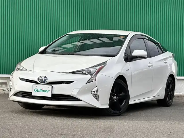 トヨタ プリウス A ツーリングセレクション 宮城県 2017(平29)年 5.4万km ホワイトパールクリスタルシャイン セーフティセンスP/・プリクラッシュセーフティ/・レーンディパーチャーアラート/・オートマチックハイビーム/・レーダークルーズコントロール/ブラインドスポットモニター/インテリジェントクリアランスソナー/シンプルインテリジェントパーキングアシスト/ヘッドアップディスプレイ/純正ナビ（NSZT-W66T）/・CD/DVD/・Bluetooth/・フルセグTV/バックカメラ/ドライブレコーダー/ビルトインETC2.0/GPSレーダー探知機（GWR-830sd）/合皮シート/シートヒーター/革巻きステアリング/ステアリングスイッチ/LEDヘッドランプ/フォグランプ/オートライト/スマートキー＆プッシュスタート/スペアキー1本/電動格納ミラー/純正17インチAW/純正フロアマット/純正ドアバイザー/W/サイド/カーテンエアバッグ
