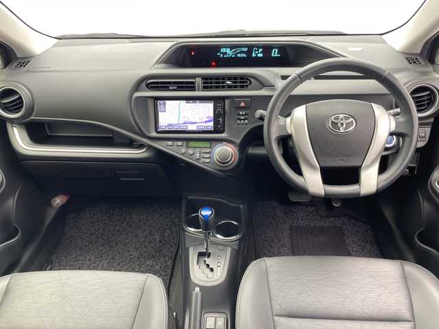 トヨタ アクア G ブラックソフトレザーセレ 千葉県 2014(平26)年 4.9万km ブラックマイカ バックカメラ/純正SDナビ/（フルセグ/Bluetooth/CD/DVD/FM/AM）/アイドリングストップ/ETC/ドライブレコーダー（前のみ）/レザーシート/ハロゲンヘッドライト/純正フロアマット/社外サイドバイザー/電動格納ミラー