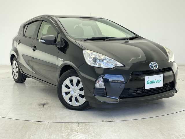 トヨタ アクア G ブラックソフトレザーセレ 千葉県 2014(平26)年 4.9万km ブラックマイカ バックカメラ/純正SDナビ/（フルセグ/Bluetooth/CD/DVD/FM/AM）/アイドリングストップ/ETC/ドライブレコーダー（前のみ）/レザーシート/ハロゲンヘッドライト/純正フロアマット/社外サイドバイザー/電動格納ミラー