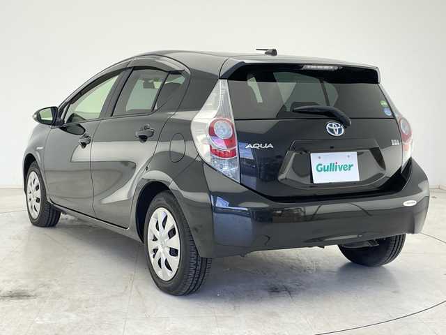 トヨタ アクア G ブラックソフトレザーセレ 千葉県 2014(平26)年 4.9万km ブラックマイカ バックカメラ/純正SDナビ/（フルセグ/Bluetooth/CD/DVD/FM/AM）/アイドリングストップ/ETC/ドライブレコーダー（前のみ）/レザーシート/ハロゲンヘッドライト/純正フロアマット/社外サイドバイザー/電動格納ミラー