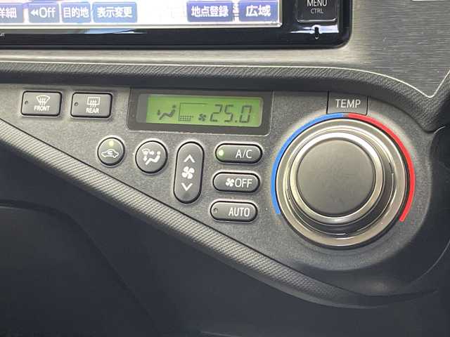 トヨタ アクア G ブラックソフトレザーセレ 千葉県 2014(平26)年 4.9万km ブラックマイカ バックカメラ/純正SDナビ/（フルセグ/Bluetooth/CD/DVD/FM/AM）/アイドリングストップ/ETC/ドライブレコーダー（前のみ）/レザーシート/ハロゲンヘッドライト/純正フロアマット/社外サイドバイザー/電動格納ミラー