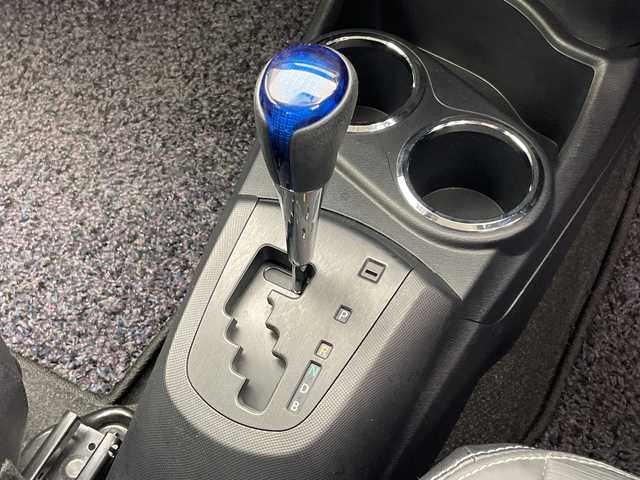 トヨタ アクア G ブラックソフトレザーセレ 千葉県 2014(平26)年 4.9万km ブラックマイカ バックカメラ/純正SDナビ/（フルセグ/Bluetooth/CD/DVD/FM/AM）/アイドリングストップ/ETC/ドライブレコーダー（前のみ）/レザーシート/ハロゲンヘッドライト/純正フロアマット/社外サイドバイザー/電動格納ミラー