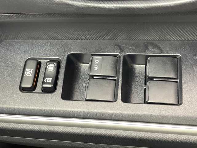 トヨタ アクア G ブラックソフトレザーセレ 千葉県 2014(平26)年 4.9万km ブラックマイカ バックカメラ/純正SDナビ/（フルセグ/Bluetooth/CD/DVD/FM/AM）/アイドリングストップ/ETC/ドライブレコーダー（前のみ）/レザーシート/ハロゲンヘッドライト/純正フロアマット/社外サイドバイザー/電動格納ミラー