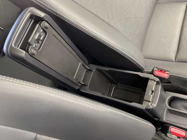 トヨタ アクア G ブラックソフトレザーセレ 千葉県 2014(平26)年 4.9万km ブラックマイカ バックカメラ/純正SDナビ/（フルセグ/Bluetooth/CD/DVD/FM/AM）/アイドリングストップ/ETC/ドライブレコーダー（前のみ）/レザーシート/ハロゲンヘッドライト/純正フロアマット/社外サイドバイザー/電動格納ミラー