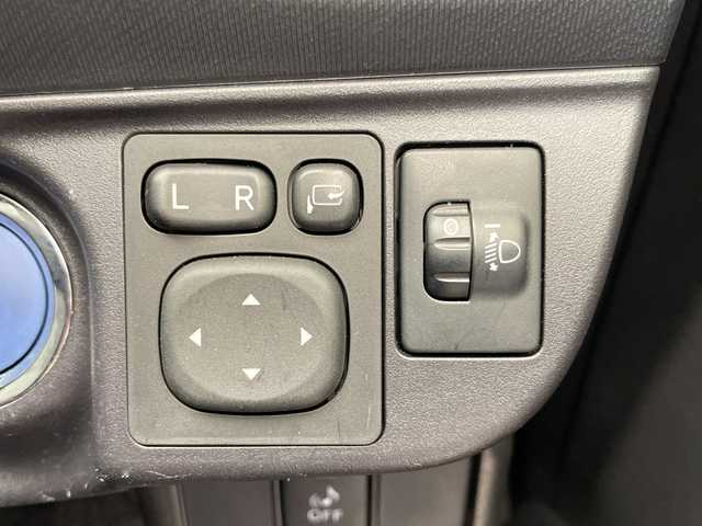 トヨタ アクア G ブラックソフトレザーセレ 千葉県 2014(平26)年 4.9万km ブラックマイカ バックカメラ/純正SDナビ/（フルセグ/Bluetooth/CD/DVD/FM/AM）/アイドリングストップ/ETC/ドライブレコーダー（前のみ）/レザーシート/ハロゲンヘッドライト/純正フロアマット/社外サイドバイザー/電動格納ミラー