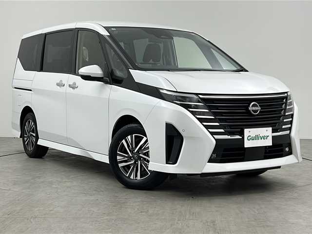 日産 セレナ e－パワー ハイウェイスター V 三重県 2025(令7)年 0.1万km未満 プリズムホワイト 純正12.3インチディスプレイオーディオ/（ナビ機能付き）/フルセグ/全方位カメラ/ETC2.0/デジタルインナーミラー/純正ドライブレコーダー（前後）/プロパイロット/追従式クルーズコントロール/衝突軽減ブレーキ/ブラインドスポットモニター/レーンキープアシスト/オートハイビーム/ワイヤレス充電/両側パワースライドドア/純正16インチAW/フォグランプ/スマートキー×2