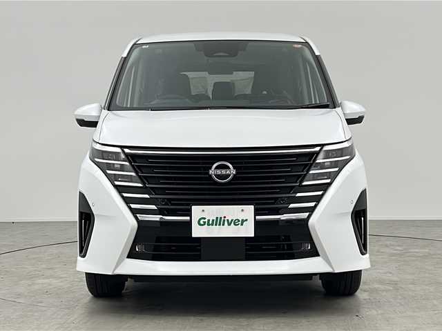 日産 セレナ e－パワー ハイウェイスター V 三重県 2025(令7)年 0.1万km未満 プリズムホワイト 純正12.3インチディスプレイオーディオ/（ナビ機能付き）/フルセグ/全方位カメラ/ETC2.0/デジタルインナーミラー/純正ドライブレコーダー（前後）/プロパイロット/追従式クルーズコントロール/衝突軽減ブレーキ/ブラインドスポットモニター/レーンキープアシスト/オートハイビーム/ワイヤレス充電/両側パワースライドドア/純正16インチAW/フォグランプ/スマートキー×2