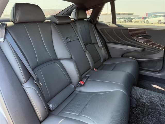 レクサス ＬＳ 500 Iパッケージ 京都府 2018(平30)年 5.7万km マンガンラスター 〇4WD/ターボ/〇純正12.3インチナビ/〇フルセグTV/〇バックカメラ/〇パノラマモニター/〇ビルトインETC2.0/〇ドライブレコーダー/〇セーフティ＋A/〇デジタルインナーミラー/〇ヘッドアップディスプレイ/〇LEDヘッドランプ/〇オートライト/〇電動トランクリッド/〇純正20インチアルミ/〇本木製/革巻きコンビステアリング/〇ステアリングヒーター/〇パドルシフト/〇革シート/〇シートヒーター/〇シートベンチレーション/〇パワーシート/〇リフレッシュシート/〇電動サンシェード/〇左右独立オートエアコン/〇スマートキー/〇禁煙車