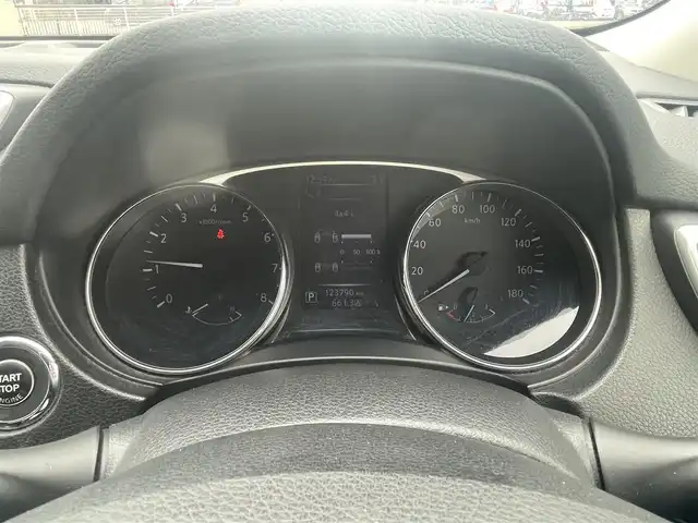 日産 エクストレイル 20X エマージェンシーブレーキ 秋田県 2014(平26)年 12.4万km ダイヤモンドブラック (株)IDOMが運営する【じしゃロン 秋田店】の自社ローン専用車両になります。こちらは現金またはオートローンご利用時の価格です。自社ローンご希望の方は別途その旨お申付け下さい/メモリナビ/フルセグテレビ/バックカメラ/ウィンカーミラー/クルーズコントロール/ドアバイザー/プッシュスタート/スマートキー/シートヒーター