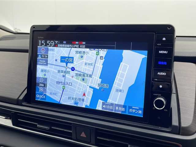 ホンダ オデッセイ ハイブリッド e:HEVアブソルート EX 宮崎県 2022(令4)年 5.4万km プラチナホワイトパール 禁煙車/ホンダセンシング/純正10型プレミアムインターナビTV/（VXU-227DYi/CD/DVD/Bluetooth/フルセグTV)/純正ビルトイン2.0ETC/純正ドライブレコーダー/純正LEDオートライト/純正LEDフォグ/純正18インチアルミ/純正エアロ/純正ルーフエンドスポイラー/純正フロアマット/ハンズフリー両側電動スライドドア/アダプティブクルーズコントロール/レーンディパーチャーアラート/ブラインドスポットモニター/クリアランスソナー/電子パーキング/ブレーキホールド/黒本革シート/パワーバックドア/前席パワーシート/シートヒーター/デュアルオートエアコン/スマートキー/プッシュエンジンスタート/スペアキー/新車時保証書/取扱い説明書