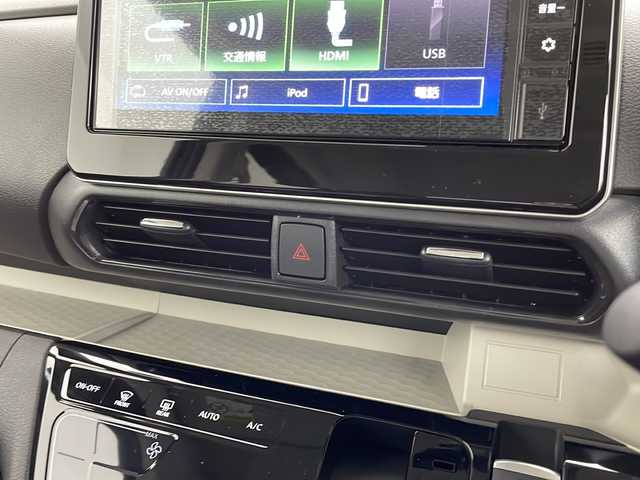 三菱 デリカミニ T プレミアム 千葉県 2025(令7)年 0.1万km未満 緑Ⅱ T　PREMIUM　4WD　9型ディスプレイオーディオ/禁煙車/純正９インチナビ/・Bluetooth/Apple Car Play/Android Auto/・全方位カメラ/デジタルインナーミラー/両側パワースライドドア/・モーションセンサー付/アダプティブクルーズコントロール/・衝突被害軽減ブレーキ/・レーンキープアシスト/・車線逸脱警報/・前後ソナーセンサー/・前後コーナーセンサー/・ダウンヒルアシスト/ステアリングリモコン/シートヒーター/・ステアリングヒーター/パドルシフト/純正アルミホイール/スマートキー/取説・保証書