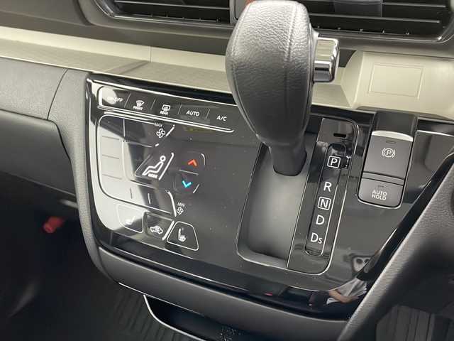 三菱 デリカミニ T プレミアム 千葉県 2025(令7)年 0.1万km未満 緑Ⅱ T　PREMIUM　4WD　9型ディスプレイオーディオ/禁煙車/純正９インチナビ/・Bluetooth/Apple Car Play/Android Auto/・全方位カメラ/デジタルインナーミラー/両側パワースライドドア/・モーションセンサー付/アダプティブクルーズコントロール/・衝突被害軽減ブレーキ/・レーンキープアシスト/・車線逸脱警報/・前後ソナーセンサー/・前後コーナーセンサー/・ダウンヒルアシスト/ステアリングリモコン/シートヒーター/・ステアリングヒーター/パドルシフト/純正アルミホイール/スマートキー/取説・保証書