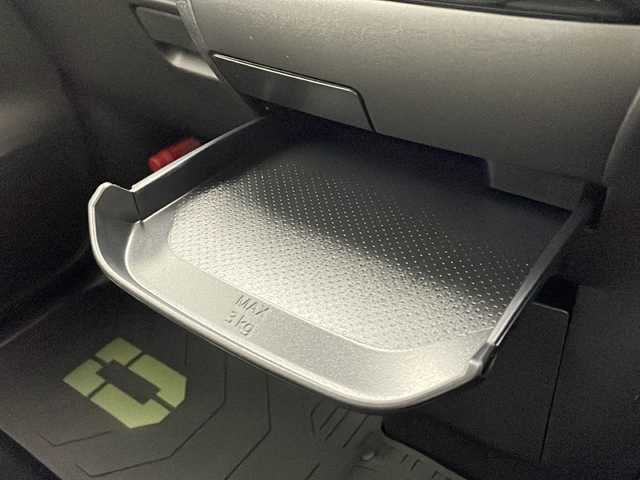 三菱 デリカミニ T プレミアム 千葉県 2025(令7)年 0.1万km未満 緑Ⅱ T　PREMIUM　4WD　9型ディスプレイオーディオ/禁煙車/純正９インチナビ/・Bluetooth/Apple Car Play/Android Auto/・全方位カメラ/デジタルインナーミラー/両側パワースライドドア/・モーションセンサー付/アダプティブクルーズコントロール/・衝突被害軽減ブレーキ/・レーンキープアシスト/・車線逸脱警報/・前後ソナーセンサー/・前後コーナーセンサー/・ダウンヒルアシスト/ステアリングリモコン/シートヒーター/・ステアリングヒーター/パドルシフト/純正アルミホイール/スマートキー/取説・保証書