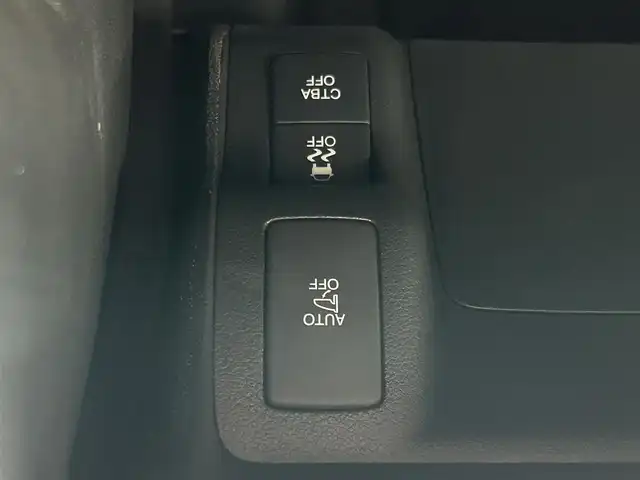 ホンダ Ｎ ＢＯＸ カスタム G Lパッケージ 静岡県 2017(平29)年 5.4万km クリスタルブラックパール ワンオーナー/純正ナビ/　フルセグTV/　CD/　DVD/　USB/　Bluetooth/　iPOD/　AUX/バックカメラ/衝突被害軽減システム/片側パワースライドドア/AAC/ETC/プッシュスタート/スマートキー/LEDライト/ドアバイザー/純正14インチアルミホイール/横滑り防止装置/チップアップシート/純正マット/ドアバイザー/保証書/取扱説明書/アイドリングストップ/ABS/コーナーセンサー/オートライト/W＆サイドエアバッグ/カーテンエアバッグ