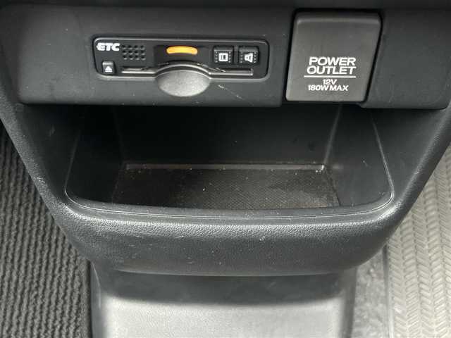 ホンダ Ｎ ＢＯＸ カスタム G Lパッケージ 静岡県 2017(平29)年 5.4万km クリスタルブラックパール ワンオーナー/純正ナビ/　フルセグTV/　CD/　DVD/　USB/　Bluetooth/　iPOD/　AUX/バックカメラ/衝突被害軽減システム/片側パワースライドドア/AAC/ETC/プッシュスタート/スマートキー/LEDライト/ドアバイザー/純正14インチアルミホイール/横滑り防止装置/チップアップシート/純正マット/ドアバイザー/保証書/取扱説明書/アイドリングストップ/ABS/コーナーセンサー/オートライト/W＆サイドエアバッグ/カーテンエアバッグ