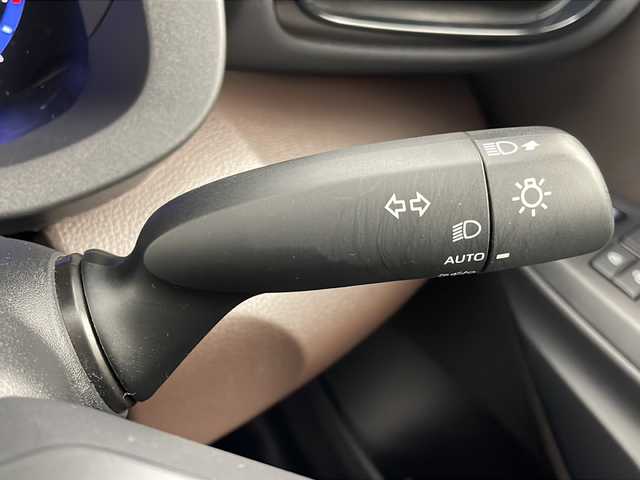 トヨタ ヤリスクロス Z 栃木県 2021(令3)年 3.4万km ベージュ 純正ナビ/AM FM  USB BT　Miracast/トヨタセーフティセンス/・レーンアシスト/・衝突軽減ブレーキ/・オートマチックハイビーム/・レーダークルーズコントロール/・ブラインドスポットモニター/全周囲カメラ/ドライブレコーダー/ETC2.0/ステアリングヒーター/コーナーセンサー/シートヒーター/オートエアコン/オートライト/LEDヘッドライト/電動格納ミラー/純正フロアマット/純正アルミホイール/スマートキー×2