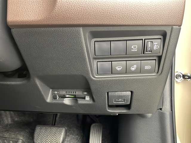 トヨタ ヤリスクロス Z 栃木県 2021(令3)年 3.4万km ベージュ 純正ナビ/AM FM  USB BT　Miracast/トヨタセーフティセンス/・レーンアシスト/・衝突軽減ブレーキ/・オートマチックハイビーム/・レーダークルーズコントロール/・ブラインドスポットモニター/全周囲カメラ/ドライブレコーダー/ETC2.0/ステアリングヒーター/コーナーセンサー/シートヒーター/オートエアコン/オートライト/LEDヘッドライト/電動格納ミラー/純正フロアマット/純正アルミホイール/スマートキー×2