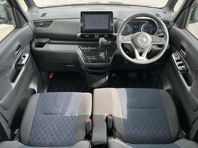日産 ルークス ハイウェイスター X 山形県 2022(令4)年 0.6万km ブラック ４WD/純正ナビ/（CD/DVD/フルセグ)/衝突被害軽減システム/アラウンドビューモニター/ステアリングスイッチ/片側パワースライドドア/シートヒーター/スマートキー/純正アルミホイール/サマータイヤ車載溝6ミリ/純正フロアマット/レーンキープアシスト/横滑り防止装着/ドアバイザー/電動格納ミラー/LEDライト