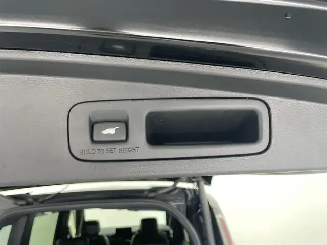 ホンダ ステップワゴン スパーダ 福井県 2024(令6)年 0.6万km クリスタルブラックパール 9型純正ナビ　/【AM/FM/CD/DVD/Bluetooth/フルセグ】/ホンダセンシング/-車線逸脱警報/-レーンキープアシスト/-BSM/-踏み間違い防止/-オートクルーズコントロール/全方位カメラ/両側パワースライドドア　/パワーバックドア　/ハーフレザーシート　/シートヒーター　/LEDライト/ETC/ドライブレコーダー前後