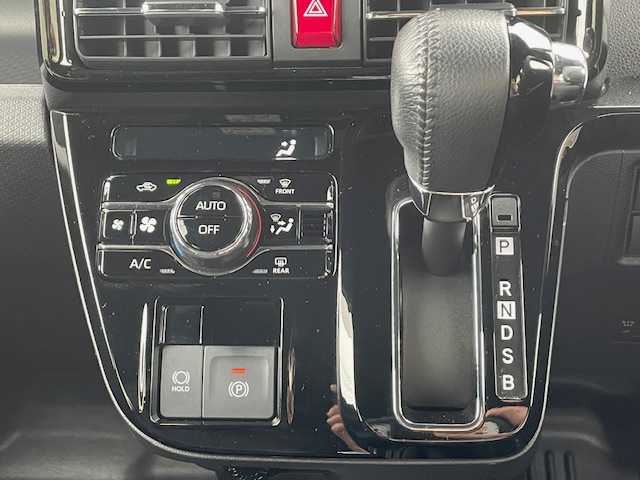 ダイハツ タント カスタム RS 静岡県 2022(令4)年 2.6万km シャイニングホワイトパール ●純正ディスプレイオーディオ/(フルセグ/Bluetooth/AppleCarPlay)/●全方位カメラ/●前席シートヒーター/●衝突軽減ブレーキ/●レーンキープアシスト/●レーダークルーズコントロール/●後方コーナーセンサー/●電動パーキングブレーキ/●オートブレーキホールド/●アイドリングストップ/●LEDライト/●オートライト/●フォグランプ/●革巻きステアリング/●ステアリングスイッチ/●ETC/●前後ドライブレコーダー/●フロアマット/●ドアバイザー/●横滑り防止装置/●スマートキー/●プッシュスタート/●純正15インチアルミホイール/●W＋サイド＋カーテンSRS＋ABS/●取扱説明書