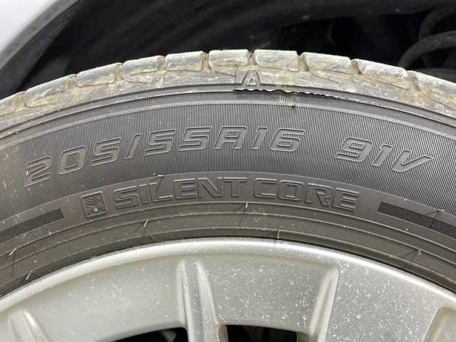 スバル インプレッサ スポーツ 1．6i－Lアイサイト 広島県 2017(平29)年 3.7万km アイスシルバーメタリック 社外ナビ/レーダークルーズコントロール/衝突被害軽減システム/電動パーキングブレーキ/ドライブレコーダー/ＥＴＣ/ＬＥＤヘッドライト/レーンキープアシスト/パドルシフト/オートライト/純正アルミホイール(205/55/R16)/純正フロアマット/フォグランプ/エアバッグ(運転席/助手席/サイド/カーテン)