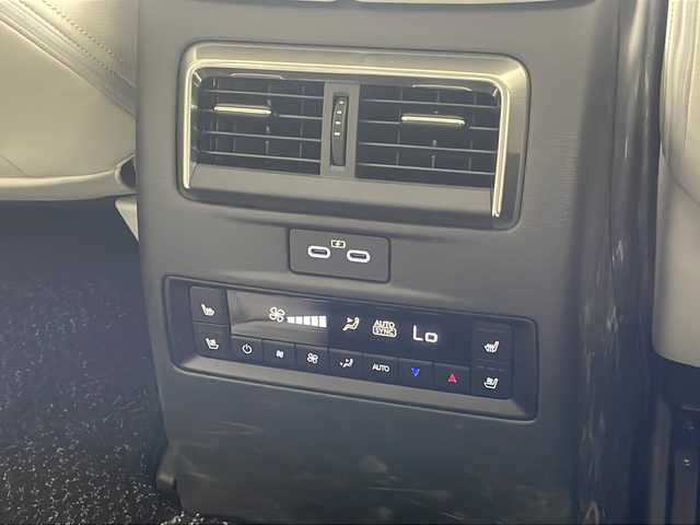マツダ ＣＸ－８０ XD HV プレミアムモダン 沖縄県 2024(令6)年 0.9万km ワイン 純正ナビ/（フルセグＴＶ　Ｂｌｕｅｔｏｏｔｈ接続　HDMI USB）/ＥＴＣ/ドライブレコーダー/360°ビューモニター/サンルーフ　/クルーズコントロール/４WD/100V充電/メモリ付パワーシート/シートヒーター/エアシート/レザーシート/パワーバックドア/ステアリングスイッチ/ステアリングヒーター/クリアランスソナー/スマートキー/プッシュスタート/純正フロアマット/純正20インチアルミホイール/LEDヘッドライト/オートライト