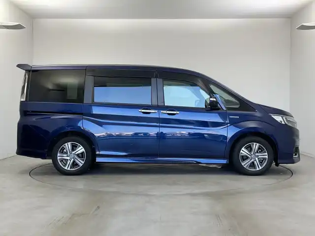 ホンダ ステップワゴン スパーダ ハイブリッド G EX ホンダセンシング 新潟県 2018(平30)年 5.3万km オブシダンブルーパール 社外SDメモリナビ(型式:AVIC-RL801)/フルセグテレビ/バックカメラ/クルーズコントロール/プッシュスタート/プッシュスタート/両側パワースライドドア/ビルトインETC/レーンアシスト/衝突軽減ブレーキ/EVモード/横滑り防止装置/運転席、助手席シートヒーター