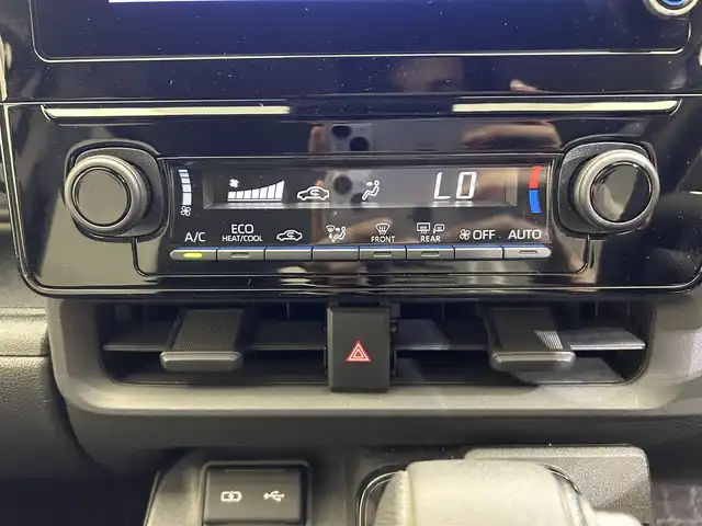トヨタ シエンタ Z 愛媛県 2022(令4)年 3.4万km ホワイトパールクリスタルシャイン ・８型ナビ/（フルセグＴＶ・ＦＭＡＭ・ＵＳＢ・BT・ａｐｐｌｅ　ｃａｒｐｌａｙ）/・バックカメラ　/・ＥＴＣ２．０　/・両側電動ドア　/・前後ドラレコ　/・レーダークルーズコントロール　/・オートマチックハイビーム/・運転席裏USB充電