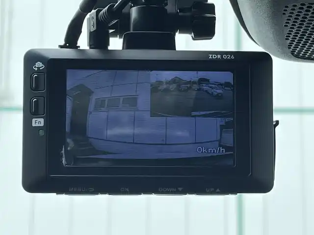 ホンダ ヴェゼル RS ホンダセンシング 山梨県 2016(平28)年 2.5万km ホワイトオーキッドパール ワンオーナー/純正メモリナビ(VXM-175VFi)/純正CD/DVD/SD/Bluetooth接続/フルセグTV/バックカメラ/ETC/前後ドライブレコーダー/前席シートヒーター/パドルシフト/ステアリングスイッチ/電動パーキングブレーキ/ブレーキホールド/スペアキー1本/取扱説明書/保証書